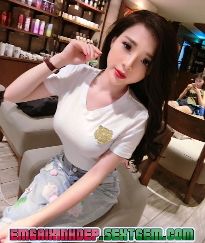 Ảnh Facebook Girl Xinh Khoe Ngực